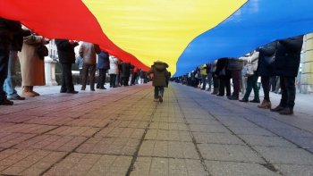 Cum schimbăm România dominată de neîncredere? „Am început să facem politică digitală, dar nu știm să-l ascultăm pe (…)