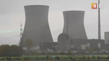 Germania a demolat două turnuri nucleare uriașe. Momentele spectaculoase care au surprins prăbușirea