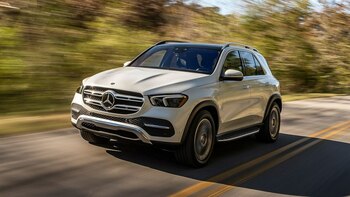 Caz straniu în Germania. Și-a luat Mercedes de 100.000 de euro și a descoperit că are plăcuțe de frână de lemn