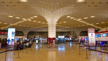 India a inaugurat un aeroport de 2,2 miliarde dolari, cu taxiuri acvatice și trenuri de mare viteză
