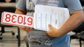 Cum obții numărul de înmatriculare pe internet în România. Vin acasă prin curier, după ce ai urmat pașii corecți