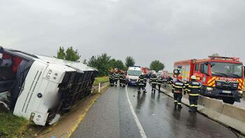 Un autocar cu 20 de pasageri s-a răsturnat în județul Cluj. Au rezultat 11 persoane rănite