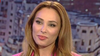 Gestul pe care îl face Iulia Vântur de fiecare dată când intră pe scenă! Nimeni nu se gândea că vedeta are un astfel (…)