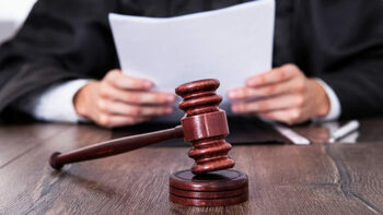 Un tânăr de 19 ani, acuzat că ar fi violat o fată de 12 ani! A fost în arest la domiciliu