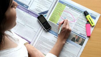 Concedieri masive, dar și angajări pe măsură în România. Domeniile în care îți găsești de lucru în 2025