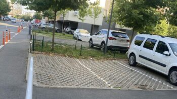 Prețul uriaș cu care se vinde un loc de parcare în București: Zici că îți cumperi mașină