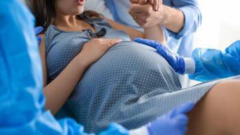 O tânără mămică a murit după ce i s-a făcut rău chiar în timpul externării! Care ar fi cauza
