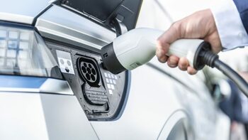 Risc major pentru Europa: fără mașini cu emisii zero din 2035, un milion de locuri de muncă sunt în pericol
