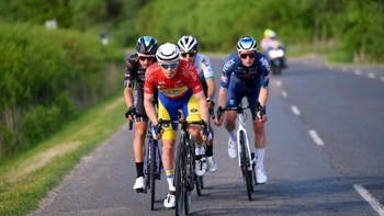 Olandezul Mathieu van der Poel (Alpecin-Deceuninck) a câştigat etapa a 2-a a Turului Franţei