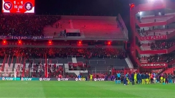 VIDEO Incidente sângeroase în tribune, la un meci din Copa Sud-Americana: Zeci de arestări, partida a fost suspendată
