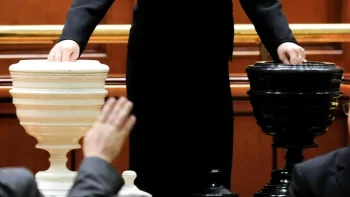 Opoziția detonează finalul de sesiune: moțiune de cenzură împotriva Guvernului Bolojan, depusă vineri (surse)