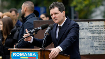 Președintele Nicușor Dan participă la slujba de sfințire a picturii Catedralei Naționale