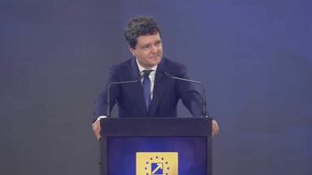 Nicușor Dan participă la Congresul Extraordinar al PNL