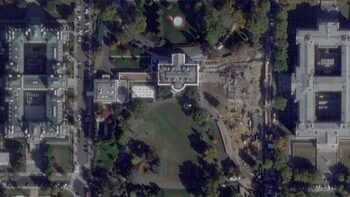 (VIDEO) Imagini din satelit surprind demolarea aripii de est a Casei Albe pentru construcția noii săli de bal