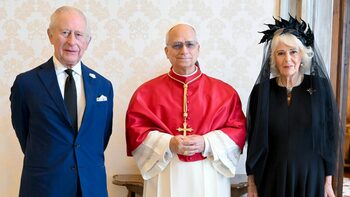 Regele Charles și Papa Leon au făcut schimb de cadouri și titluri onorifice