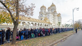 315.000 de persoane s-au închinat în Altarul Catedralei Mântuirii Neamului
