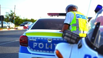 Documentele obligatorii pentru toți șoferi opriți de poliție în trafic în România. Amendă de 1.600 de lei dacă le-ai (…)