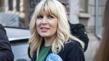 Elena Udrea, schimbată după ieşirea din închisoare. Ţine post negru şi se roagă în fiecare zi