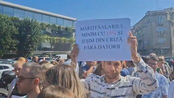 Revolta angajaților din Guvern: „Plătim noi pentru aroganțele corupției?” Funcționarii cer retragerea ordonanței (…)