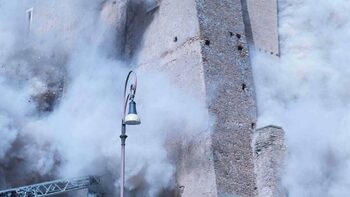 (VIDEO) Prăbușire parțială a unui turn medieval lângă Colosseum, în timpul lucrărilor de renovare