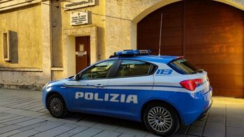 Un român din Italia, acuzat că a agresat un bărbat care i-a reproșat că are un câine agresiv