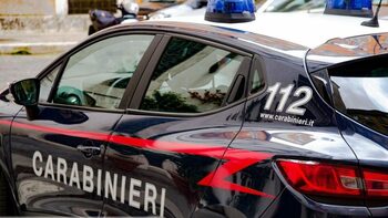 Doi cetățeni români, arestați pe aeroport în Italia. Aveau în bagaje peste 60 de kilograme de tutun