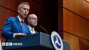 Secretarul Transporturilor avertizează: SUA va reduce zborurile pe 40 de aeroporturi dacă închiderea nu se încheie