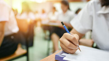 PREMIERE la Evaluarea Națională 2025. 83,2% dintre elevi au medii peste 5, cel mai mare procent din ultimii 16 ani / (…)