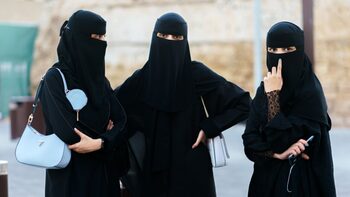 CONTROVERSĂ în Italia, după un proiect pentru limitarea „separatismului cultural” promovat de musulmani. Legea (…)