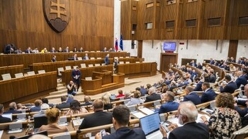Slovacia: Parlamentul a adoptat un amendament constituțional anti-LGBT