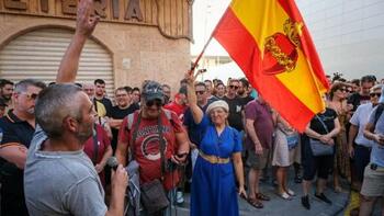 Spania în pragul exploziei sociale: Vor urma și alte revolte anti-imigrație dacă clasa politică nu ascultă vocea (…)