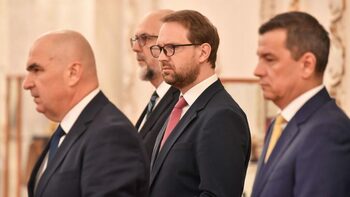 Acord în coaliţie pe reforma administraţiei: în jur de 13.000 de posturi, reduse în administraţia locală