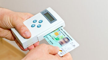 Taxa pe E-Card aproape s-a dublat! Ce trebuie să știe românii din diaspora