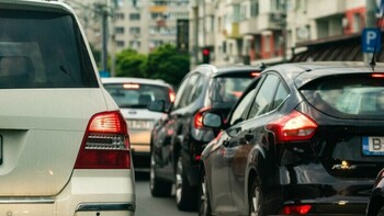 Orașul din România care impune taxă șoferilor veniți din provincie! Câți bani sunt obligați să scoată din buzunare!