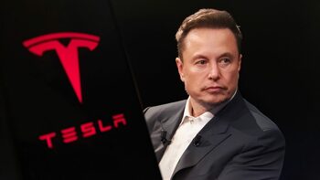 Sprijinul investitorilor Tesla pentru pachetul salarial uriaș al lui Elon Musk a fost mai mic în acest an