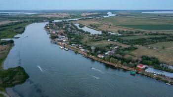 Tulcea: Patru persoane au murit după răsturnarea unei ambarcațiuni în Golful Musura
