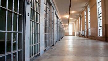 Un deținut de la Penitenciarul din Târgu Jiu a intrat în baza de date a închisorii și a redus din pedepse. Reacția ANP