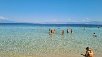 Românii iau în calcul să-și facă concediul în străinătate, pentru că vacanțele se scumpesc de la 1 iulie. Vor fi (…)
