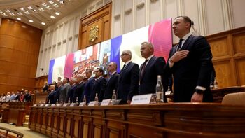 Guvernul României are cinci vicepremieri cu salarii amețitoare. Asta în timp ce Ilie Bolojan a anunțat noi taxe și (…)