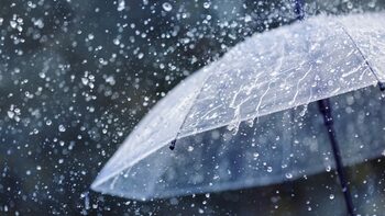 De la toamnă ploioasă la iarnă grea în câteva ore. Vremea extremă lovește România