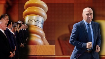“Marea Reformă” a lui Bolojan a picat la CCR. Premierul a anunțat că DEMISIONEAZĂ într-o astfel de situație. Își va (…)
