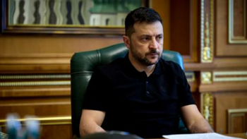 Zelensky acuzat că alunecă spre autoritarism