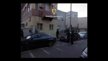 „Odihnește-te în pace”. Un angajat al Direcției de Salubritate a fost arestat, după ce i-a comandat șefului o cruce (…)