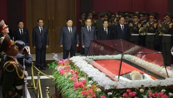 Coreea de Nord anunță decesul fostului șef de stat. Cine a fost Kim Yong Nam, singurul oficial nord-coreean care nu (…)