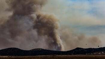 Fenomene meteo extreme în SUA. „Madre Fire” mistuiește păduri și se apropie de case în California, în timp ce (…)