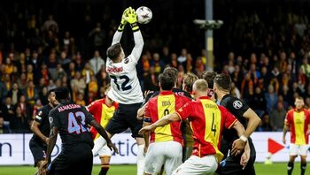 Eroul FCSB din partida cu Go Ahead Eagles spune cine l-a ajutat să apere senzațional în Olanda. „Am vorbit mult și (…)