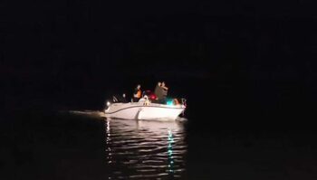Un bărbat și fiul lui de 13 ani s-au înecat, după ce furtuna i-a prins cu caiacul pe Lacul Snagov