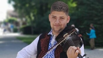 Cine este tânărul care a murit trăsnit de fulger în timp ce cânta la vioară. S-a născut într-o familie de tripleți