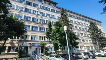 Un nou caz „domnul Lăzărescu“! A murit în curtea spitalului, după ce a fost plimbat ore întregi între secții!