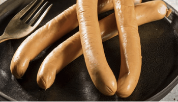 Ce ingrediente conțin crenvurștii din supermarket, de fapt. Ce a scos la iveală studiul făcut de specialiști